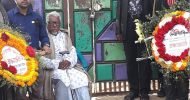শহিদ মিনারে ফুল দিতে গিয়ে বাধা পেয়ে কেঁদে বাড়ি ফিরলেন ভাষাসৈনিক